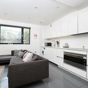  Guest house Pristine In Central